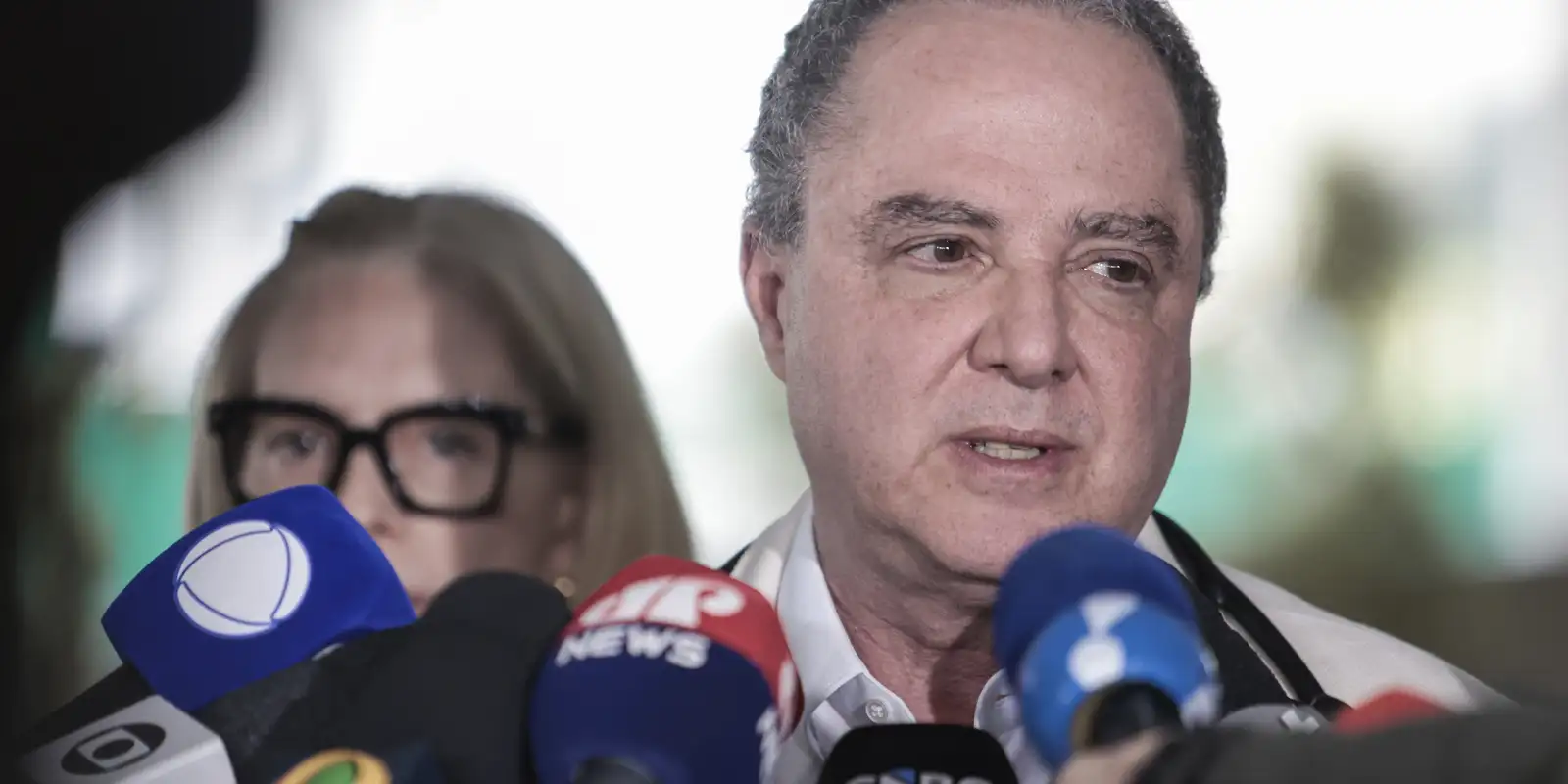 Médico diz que Lula retirou lesão deve repousar nos próximos dias